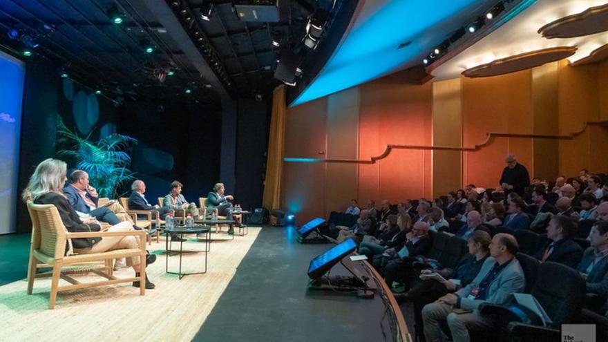 El grupo apoya con su presencia el Balearic Superyacht Forum