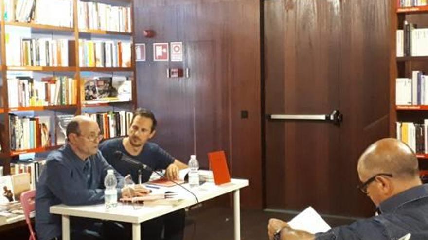 Fernando Sinaga y Peio Aguirre, ayer durante la presentación.