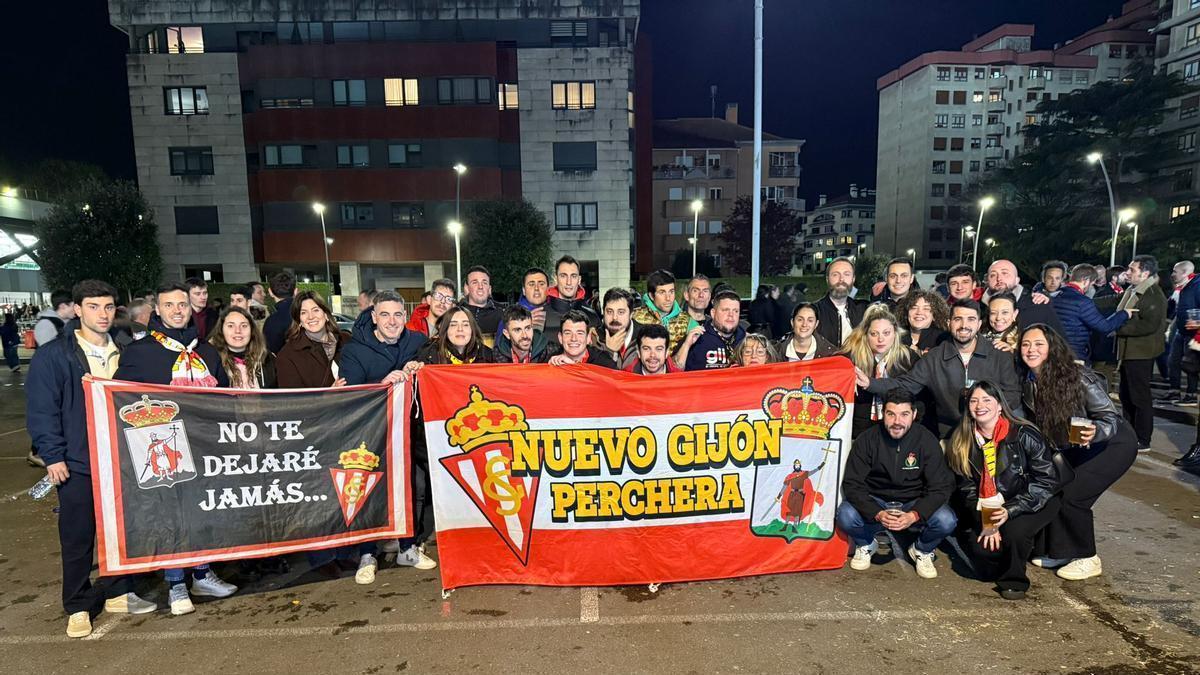 Así vivieron los aficionados en partido del Sporting: de los pitidos a la directiva a la euforia por el gol