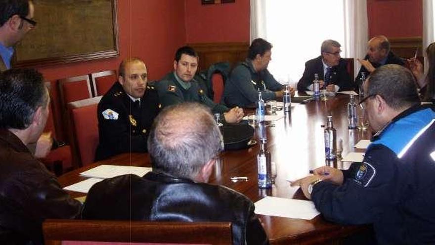 Reunión de la Junta Local de Seguridad, ayer, en Tui.  // E.G.