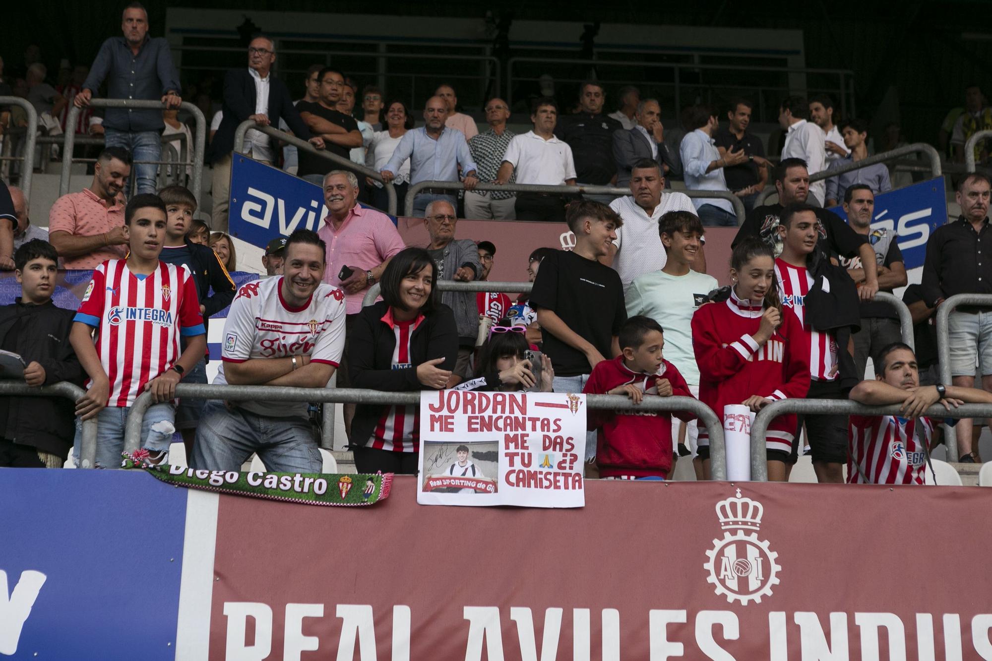 En imágenes: asi fue la victoria del Sporting (0-1) en el Suárez Puerta ante el Real Avilés