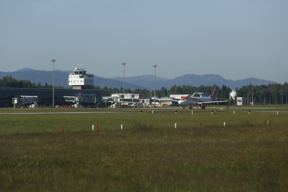 El Aeropuerto de Asturias moderniza su dispositivo antiniebla