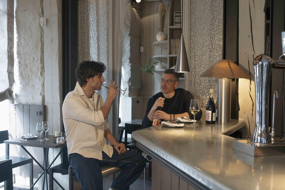 Agustín Montesinos junto a Carlos Moreno en el restaurante SARDÖ.