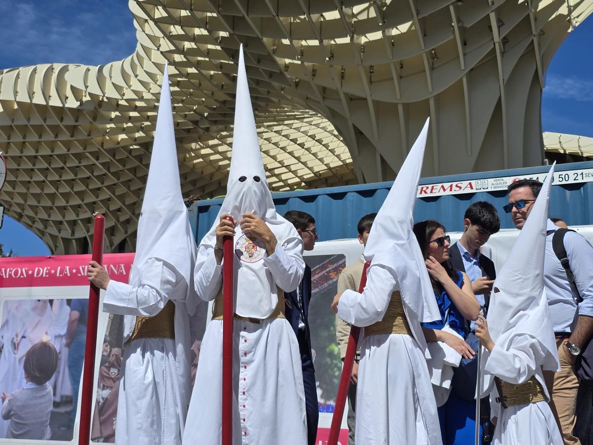 Nazarenos de La Cena por las Setas este Domingo de Ramos