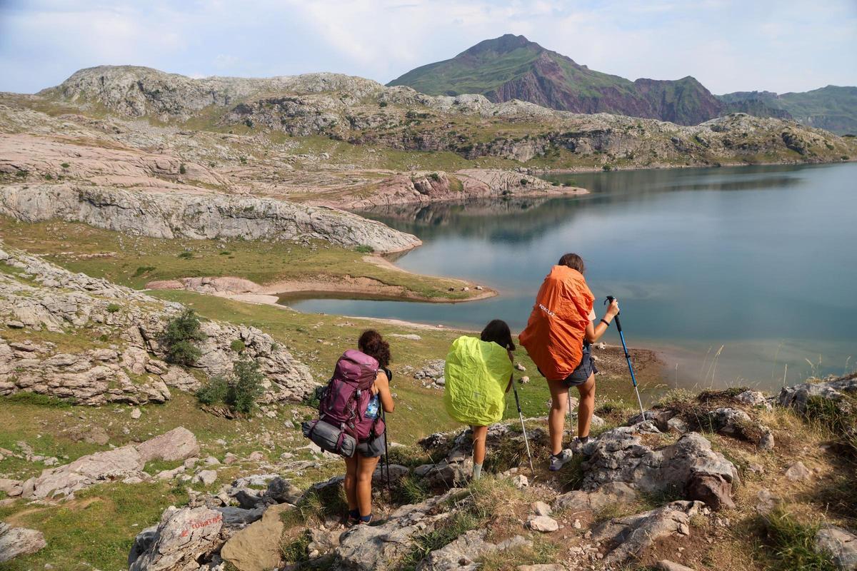 La familia durante su travesía por los Pirineos