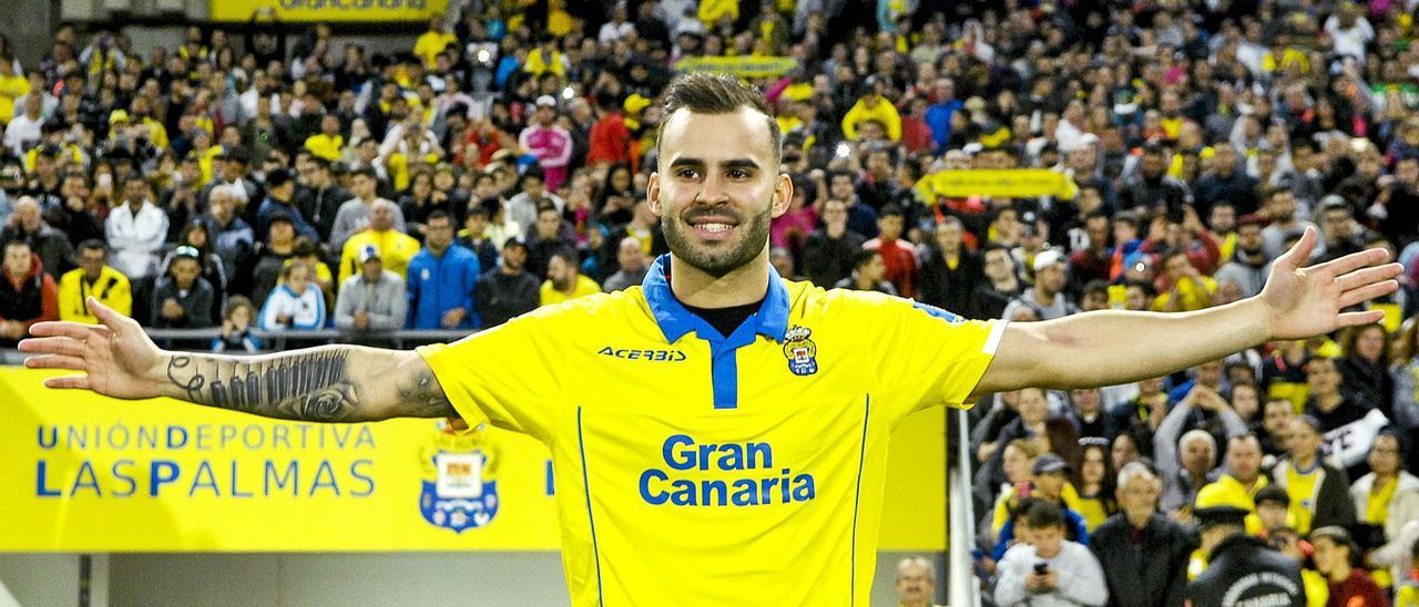 Jesé Rodríguez, durante su presentación como jugador de la UD Las Palmas en el Estadio de Gran Canaria, con la presencia de público, el 31 de enero de 2017.