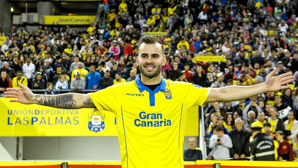 Jesé Rodríguez, durante su presentación como jugador de la UD Las Palmas en el Estadio de Gran Canaria, con la presencia de público, el 31 de enero de 2017.