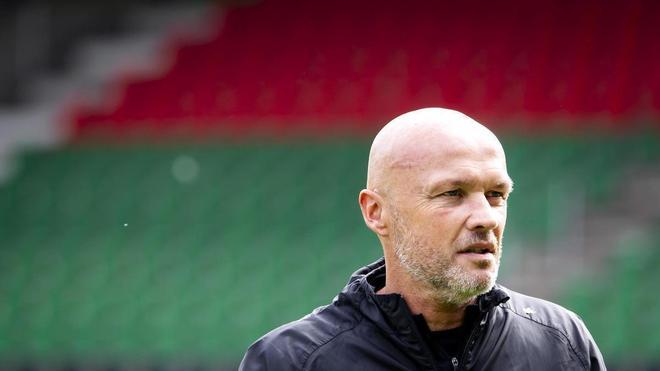 El AZ Alkmaar deja sin título al ex del CD Castellón, Dick Schreuder