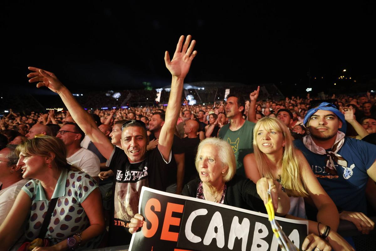 Las imágenes del directo del grupo de Manolo García en Avilés