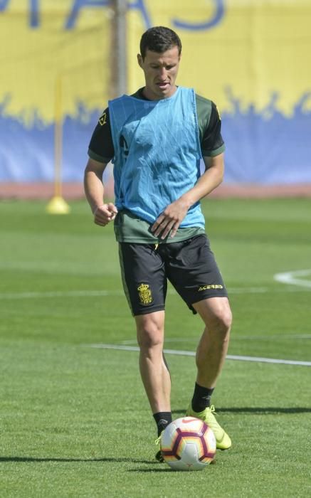 TELDE. Entrenamiento de la UDLP  | 02/04/2019 | Fotógrafo: José Pérez Curbelo