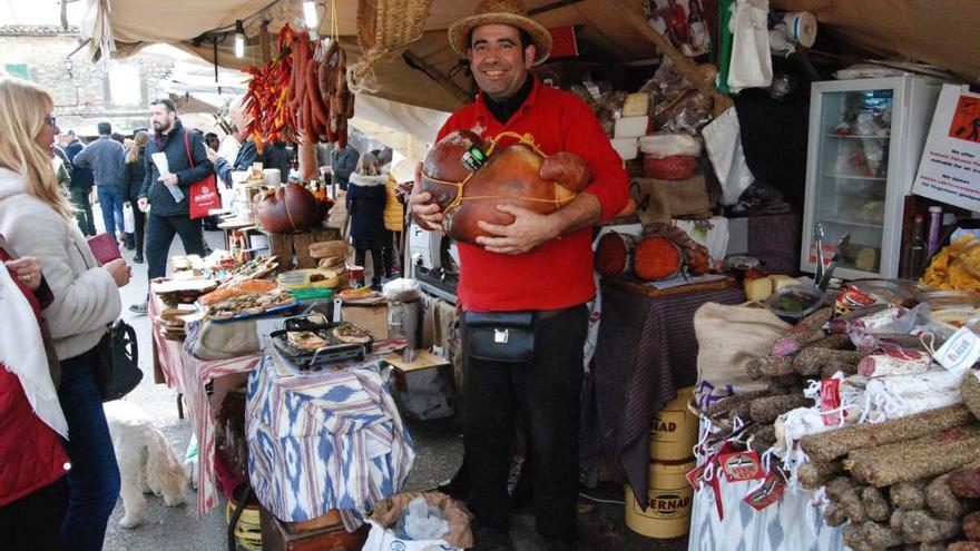 Joan Ballester, &#039;BatlÃ­&#039;, muestra un &#039;bisbe&#039; de mÃ¡s de 20 kilos.