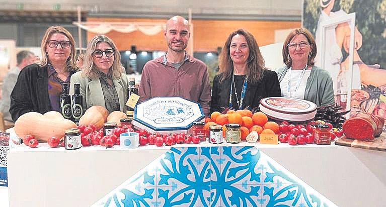 Lydia Larrey, Laura Calvo, Rodrigo de Miguel, Nuria Basilio y Marga Amat.