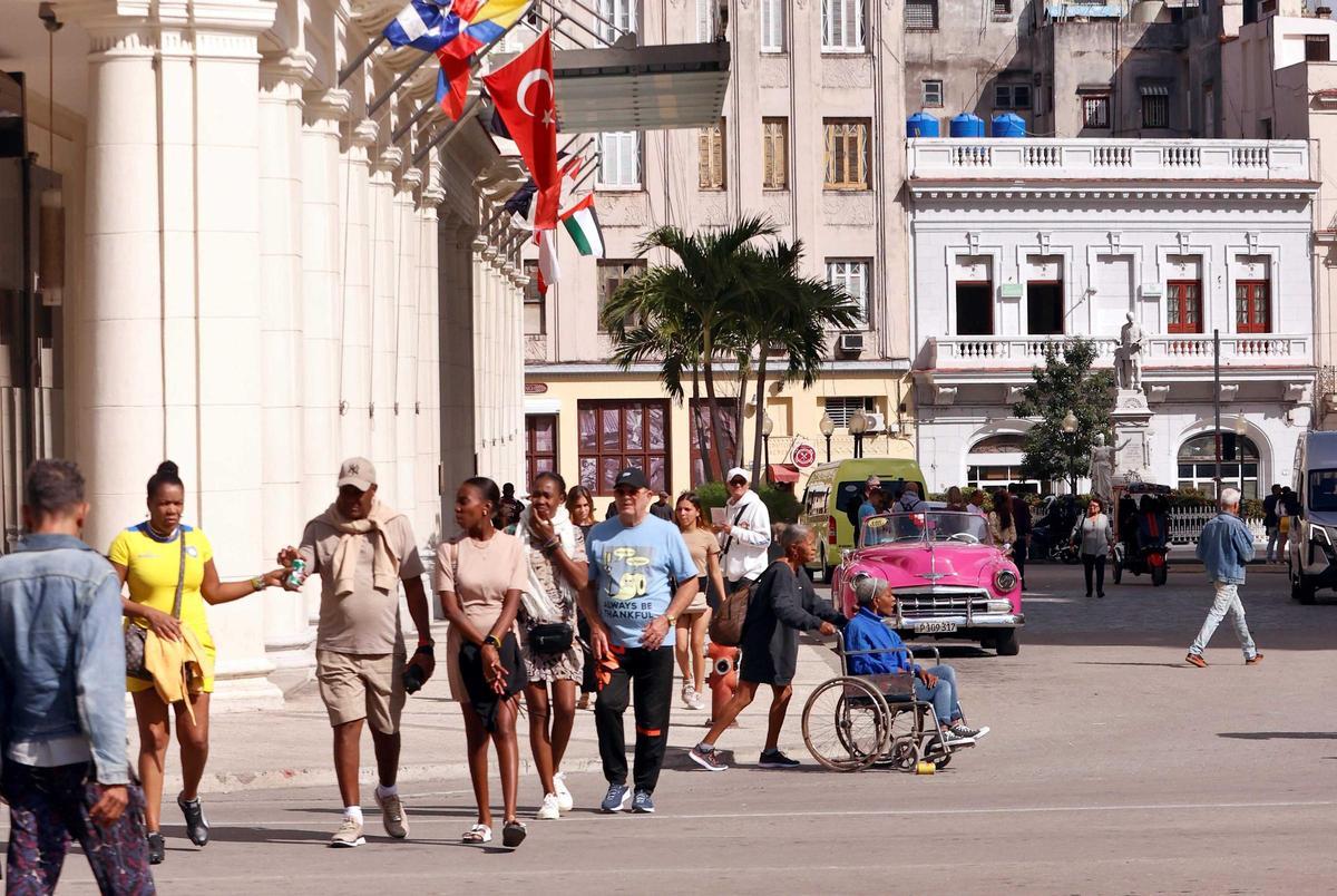 La crisis energética y de suministros en Cuba se está llevando por delante el turismo.