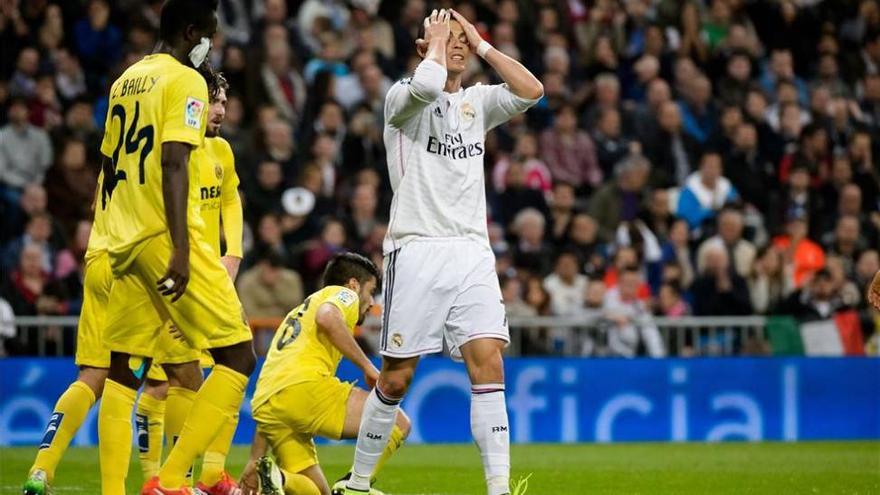 El Real Madrid pincha con el Villarreal y pierde la mitad de su ventaja