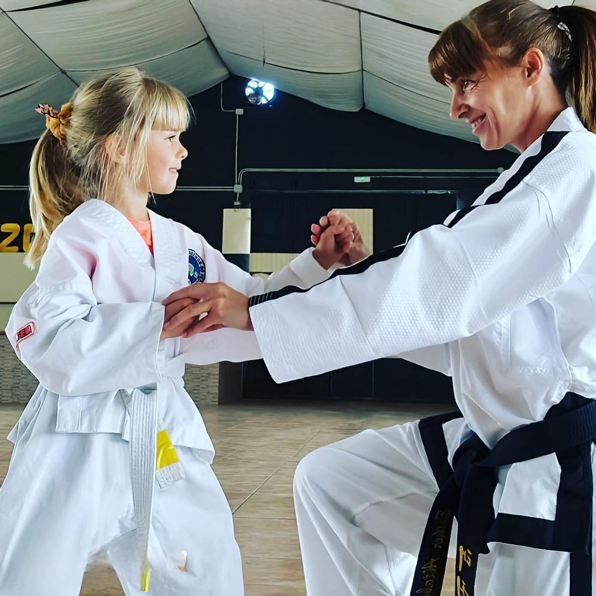 Esther Altabás, directora del Club Taekwondo Maestrazgo que imparte clases en localidades de Els Ports y Teruel.