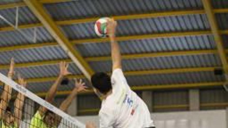 Tiempos difíciles para el voleibol masculino en Castelló