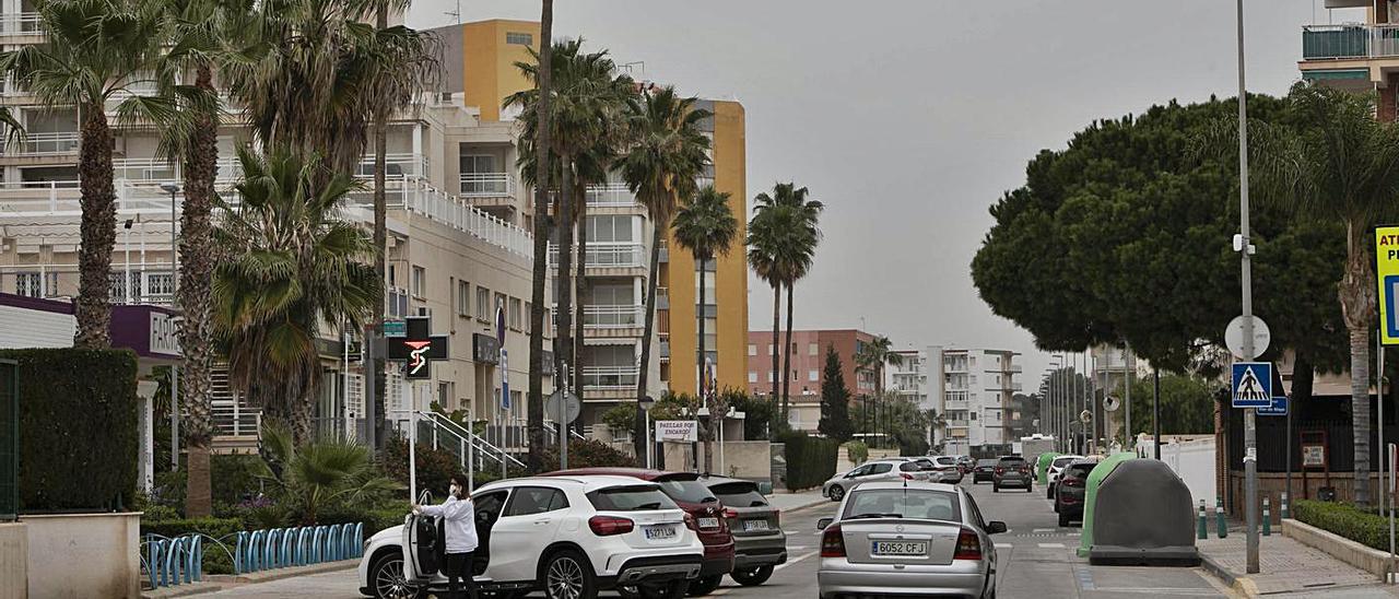 Una vista del núcleo de la playa de Canet d’en Berenguer. | DANIEL TORTAJADA