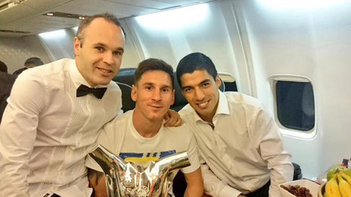 Iniesta felicita al campeón Leo Messi