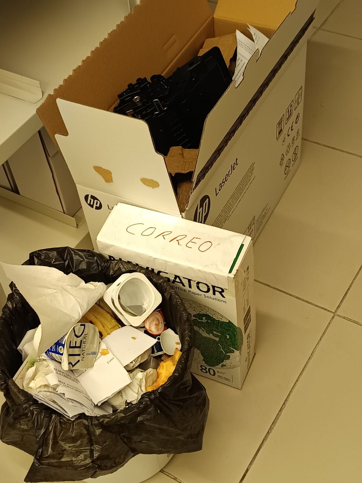 Suciedad acumulada en los juzgados de Granadilla de Abona y La Orotava