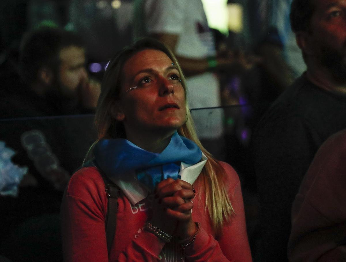 La afición argentina sigue en València el partido de la final del Mundial de Catar contra Francia