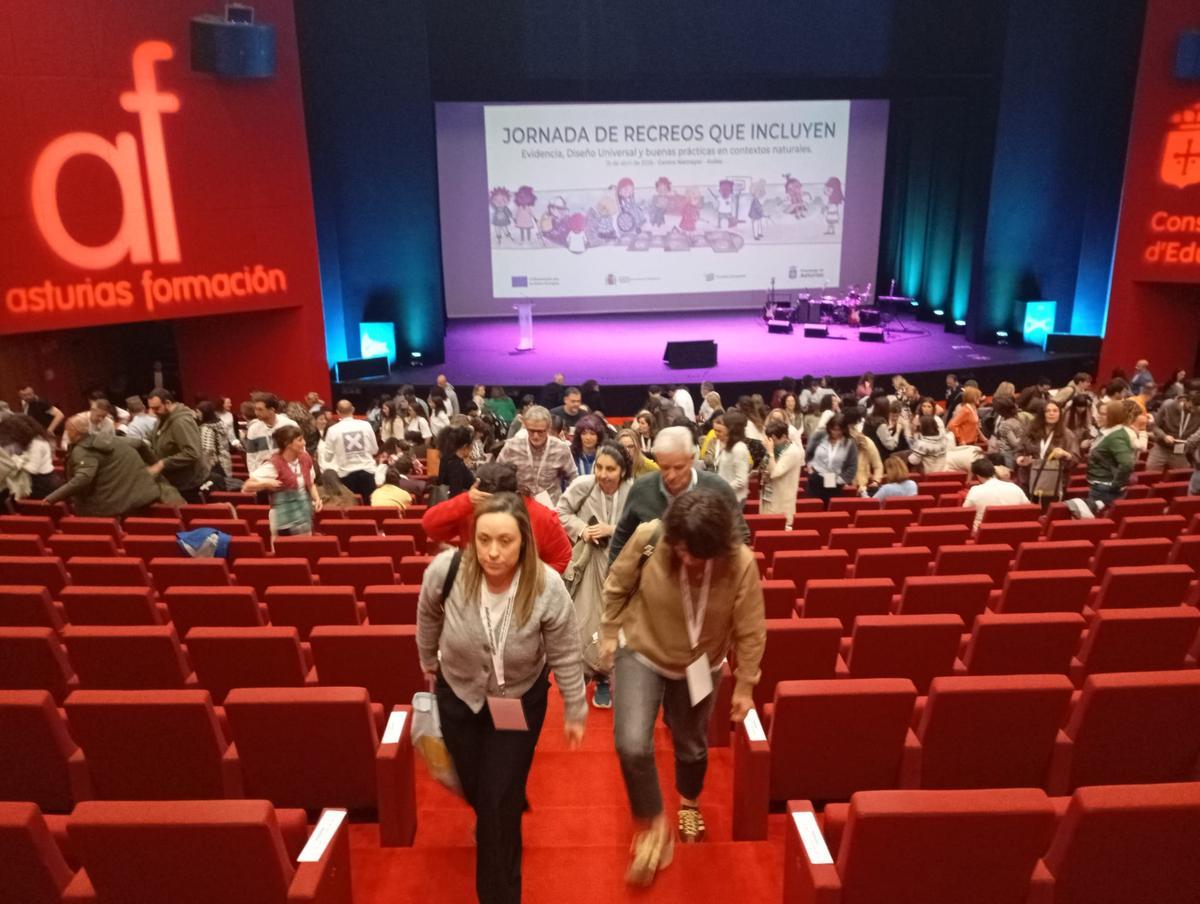 Asistentes a las jornadas en el Centro Niemeyer.