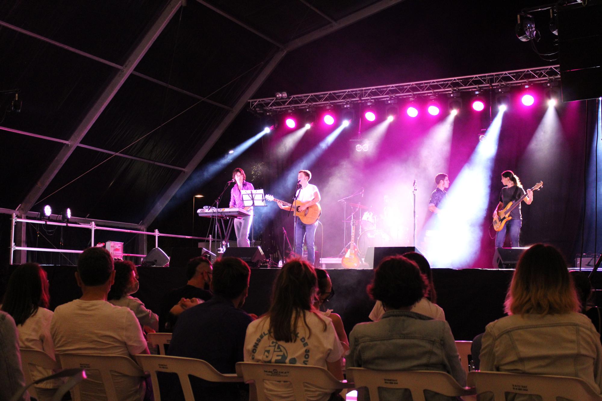 Música a càrrec dels grups «Penélope» i «Minibus» per les Revetlles de Sant Pere