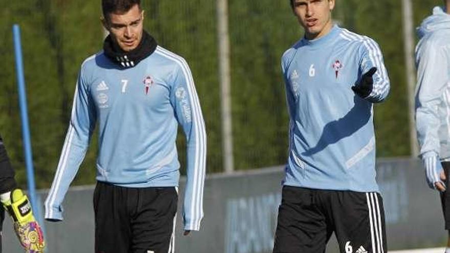Hernández y Denis, durante un reciente entrenamiento. // Ricardo Grobas