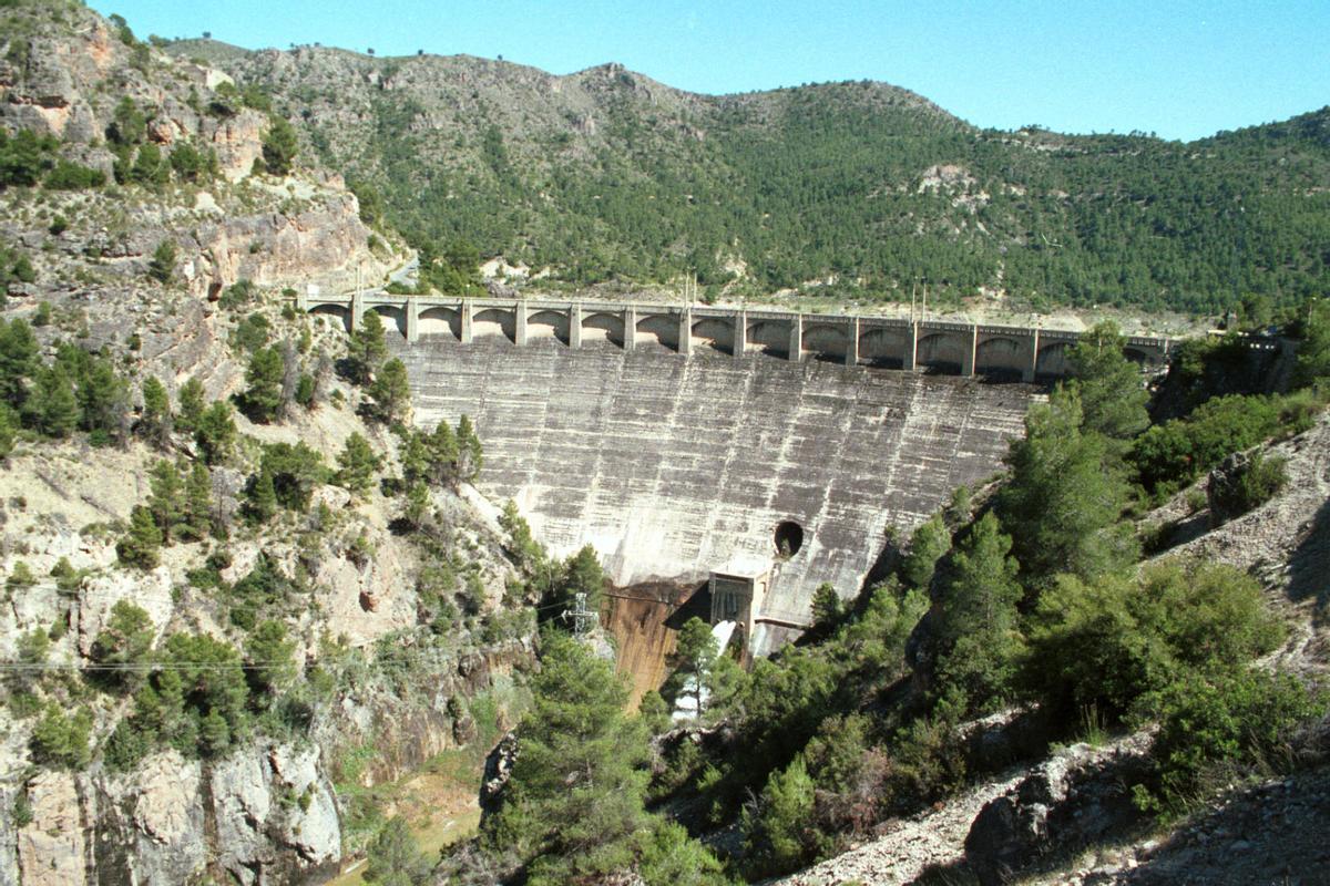 Embalse de la Fuensanta en Yeste, en la cabecera de la cuenca del Segura, en una imagen de archivo