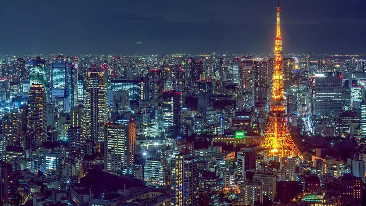 El impresionante rincón de Valencia que cada vez se parece más a Tokio
