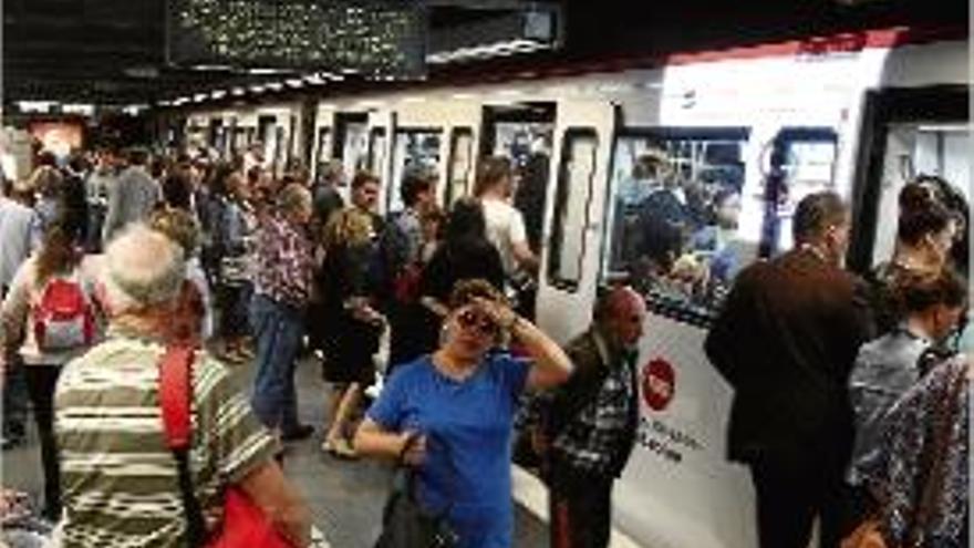 Segon dia d&#039;aglomeracions al Metro