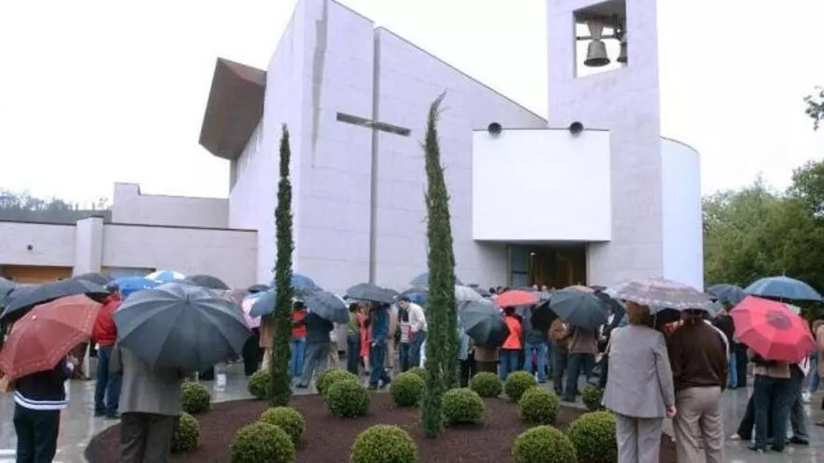 Inauguración de la iglesia de Santiago de Arteixo, en 2006.
