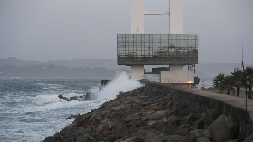 El Gobierno central descarta retirar el nombre de Barrié de la Maza al dique de abrigo de A Coruña