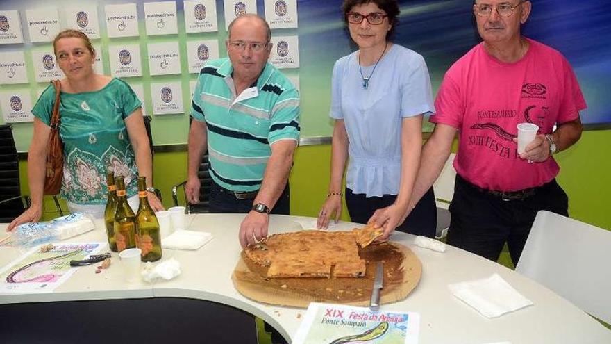 Presentación, ayer, de la XIX Festa da Anguía, que tuvo lugar en la Casa Consistorial.