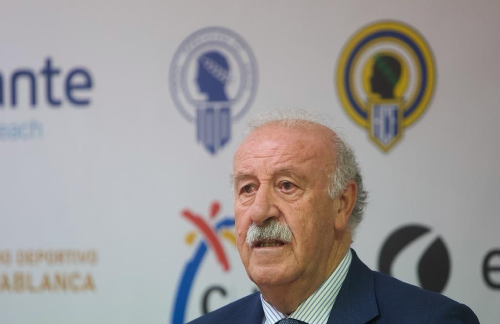 Vicente del Bosque participa en una jornada conmemorativa del Centenario del Hércules