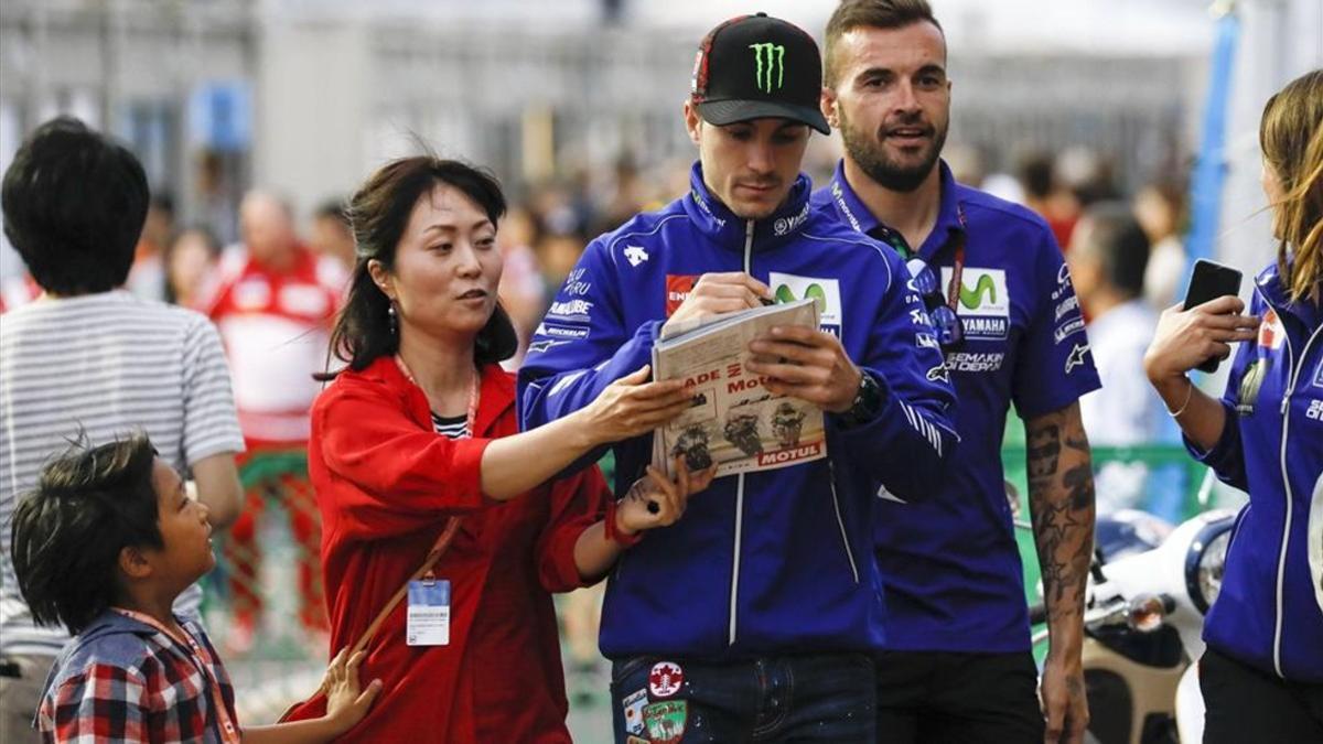 Viñales, a su llegada al circuito de Motegi