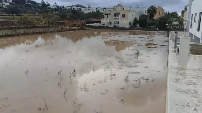 Óscar Rincón, vecino de Jesús, teme que las lluvias vuelvan a inundar su casa ante la inacción del Ayuntamiento: "Se trata de la vida de las personas"