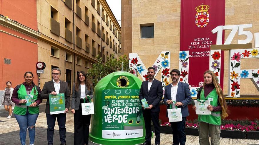 Más contenedores verdes en Murcia: La IA 'suspende' a once barrios de Murcia en materia de reciclaje de vidrio