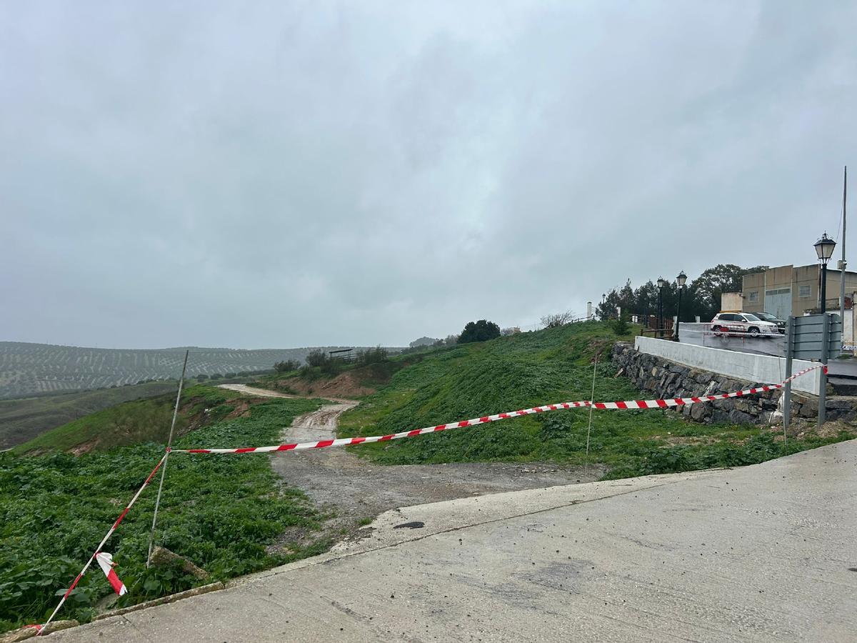 Camino cortado al paso en la Grieta de Benamejí la semana pasada.