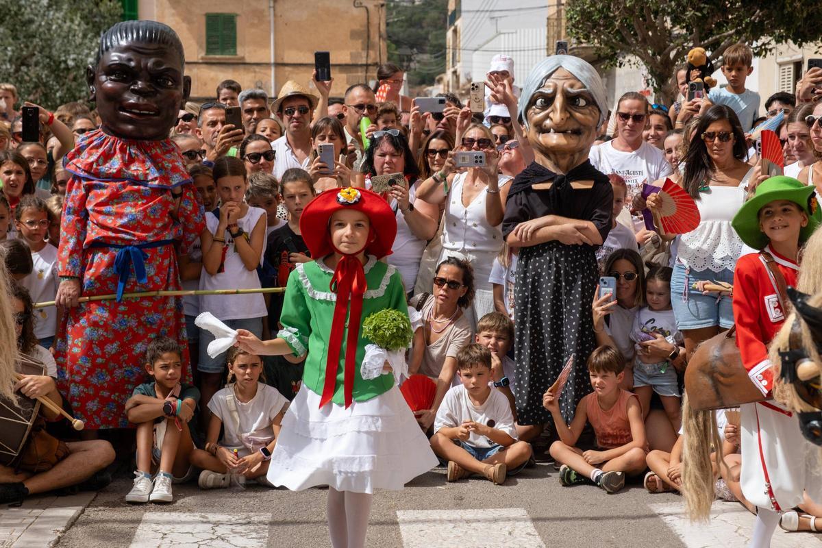 Felanitx disfruta con Sant Agustí y la irreverencia del Cosso Felanitx disfruta con Sant Agustí y la irreverencia del Cosso