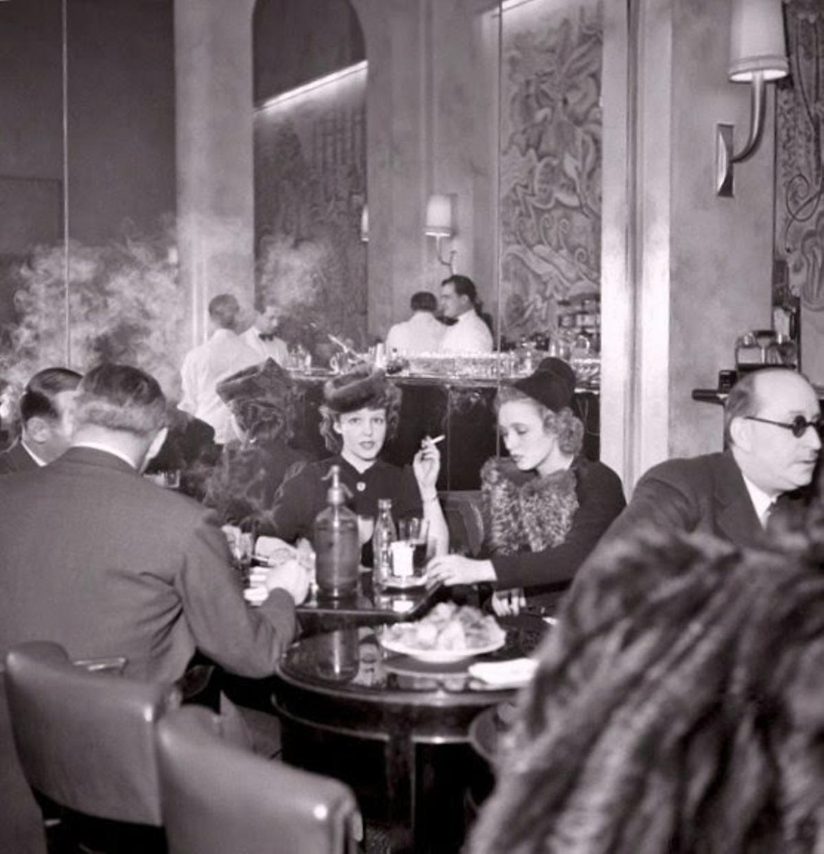 Una estampa del Ritz en París en tiempos de la ocupación nazi.