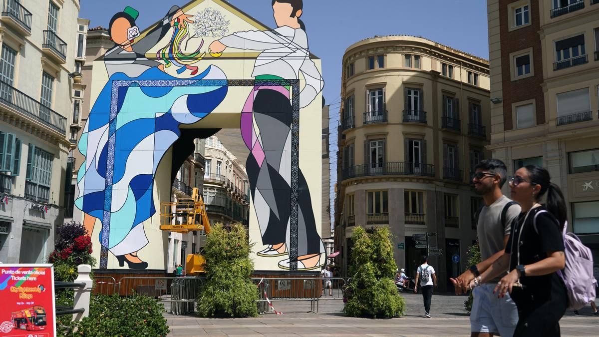 Nueva portada de Feria del Centro, en la entrada de la calle Larios