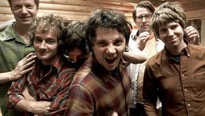 Wilco, en una imatge promocional, amb Nels Cline primer per l’esquerra i Jeff Tweedy al centre.