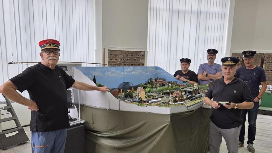 Santa Bárbara se sube al vagón: arrancan con una exposición y una charla las Jornadas de Patrimonio Industrial que culminarán con el viaje en el tren histórico minero
