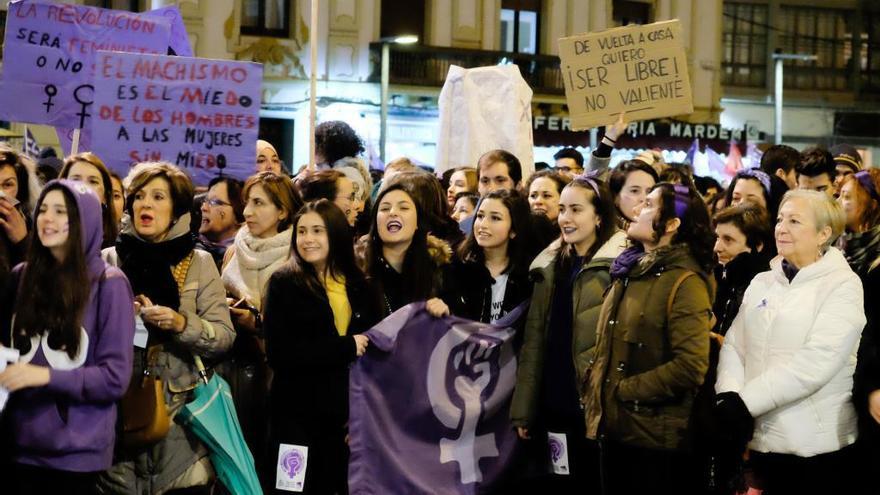 Zamora se manifiesta contra la violación de la calle Benavente