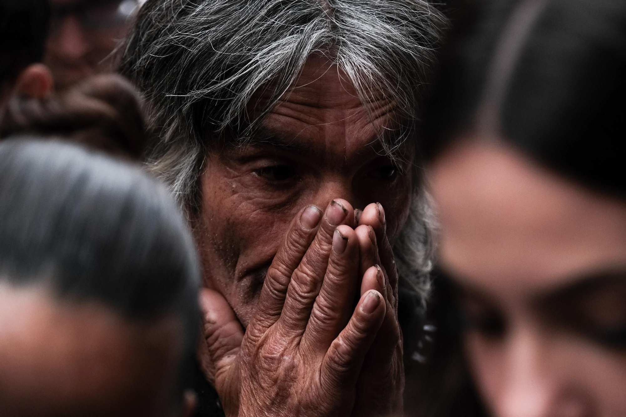 Gitanos retrasó su salida para esquivar la lluvia en este Lunes Santo.