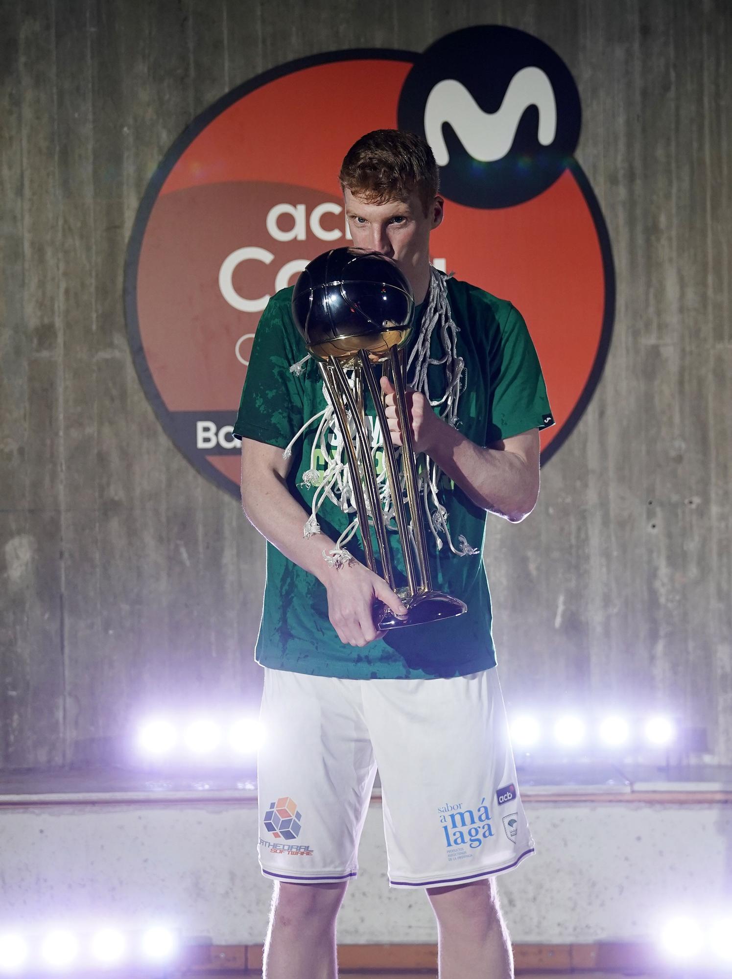 Unicaja: Los campeones de la Copa del Rey posan con el trofeo