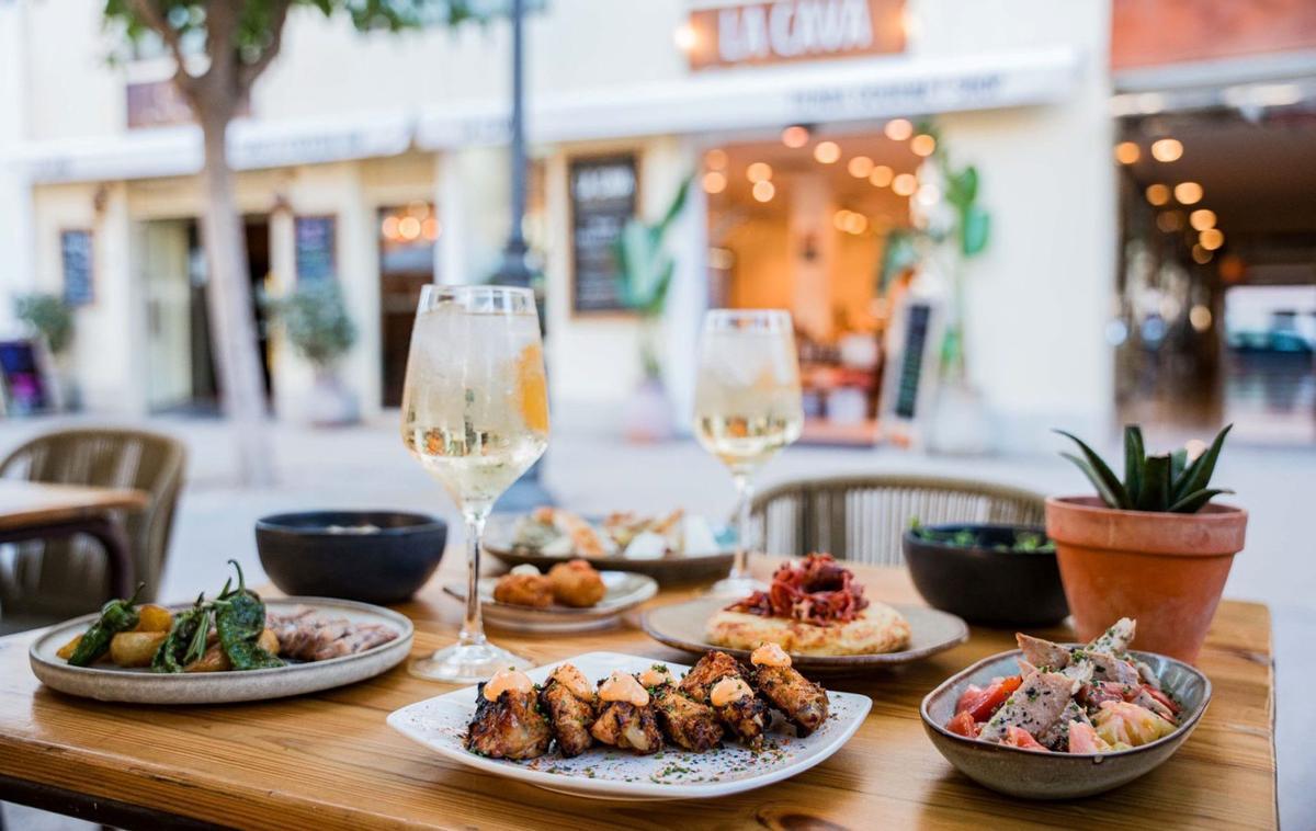 La Cava, en Vara de Rey, ha reabierto sus puertas con menús especiales de Nochebuena y Nochevieja | LA CAVA