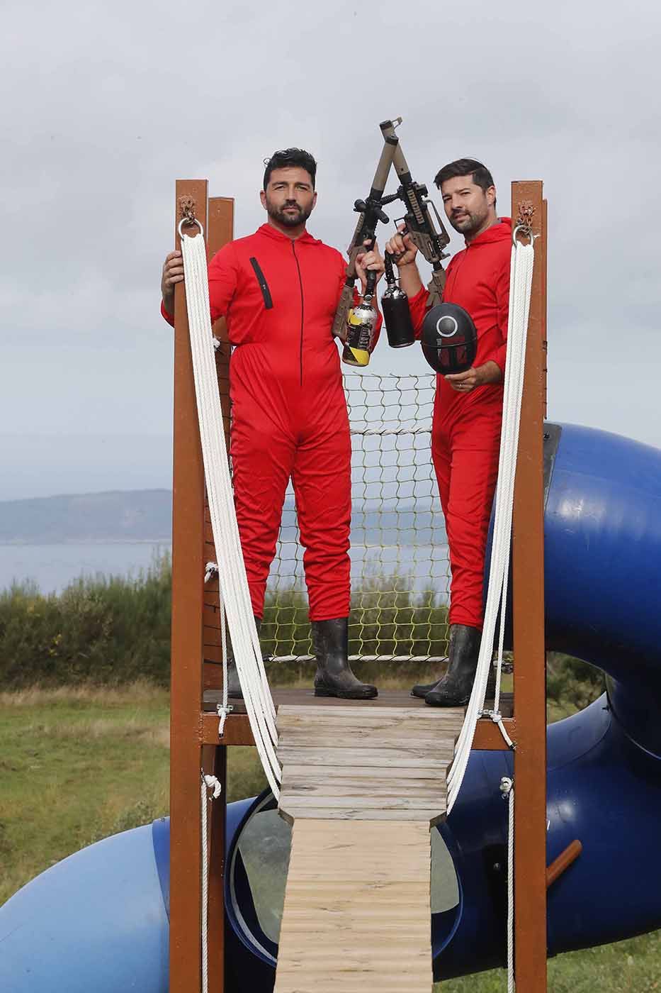 Ricardo y Luis Terrón en las instalaciones del monte vigués