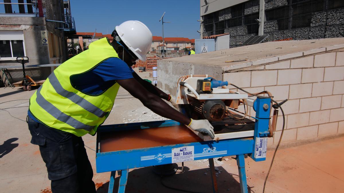 Trabajos en una obra de Cáceres.