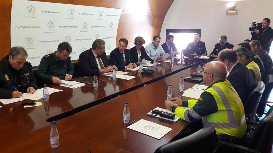 Los vehículos de limpieza y Policía de Lorca harán de escudos antiterroristas